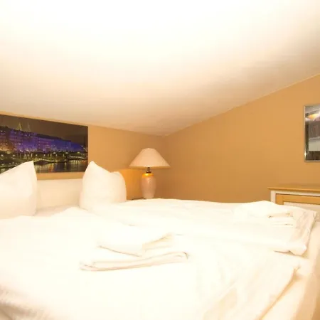 Meeresblick Residenzen Fewo 41 Deluxe, Inklusive Sauna Und Schwimmbadnutzung Im Ahoi Sellin *