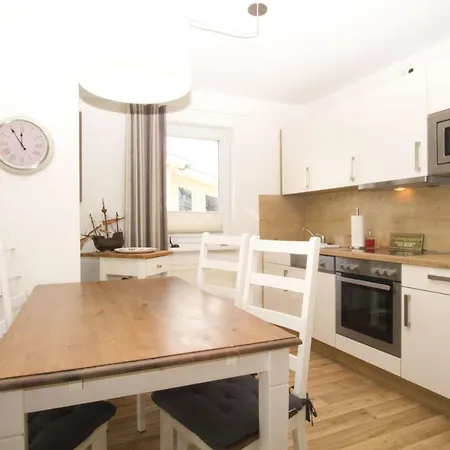 Meeresblick Residenzen Fewo 41 Deluxe, Inklusive Sauna Und Schwimmbadnutzung Im Ahoi Sellin Hotel