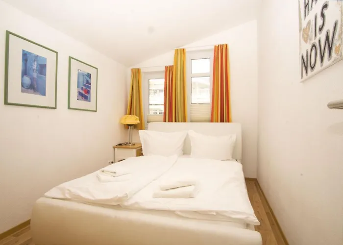酒店 Meeresblick Fewo41- Balkon, Meerblick, Sauna, Schwimmbad 奥斯特巴德·哥伦